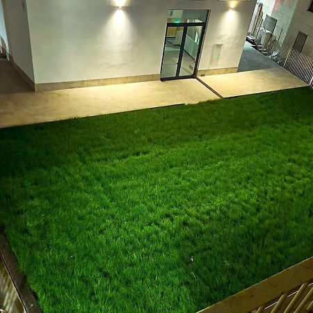 S. Ambrogio Square Apartment Milan Bagian luar foto