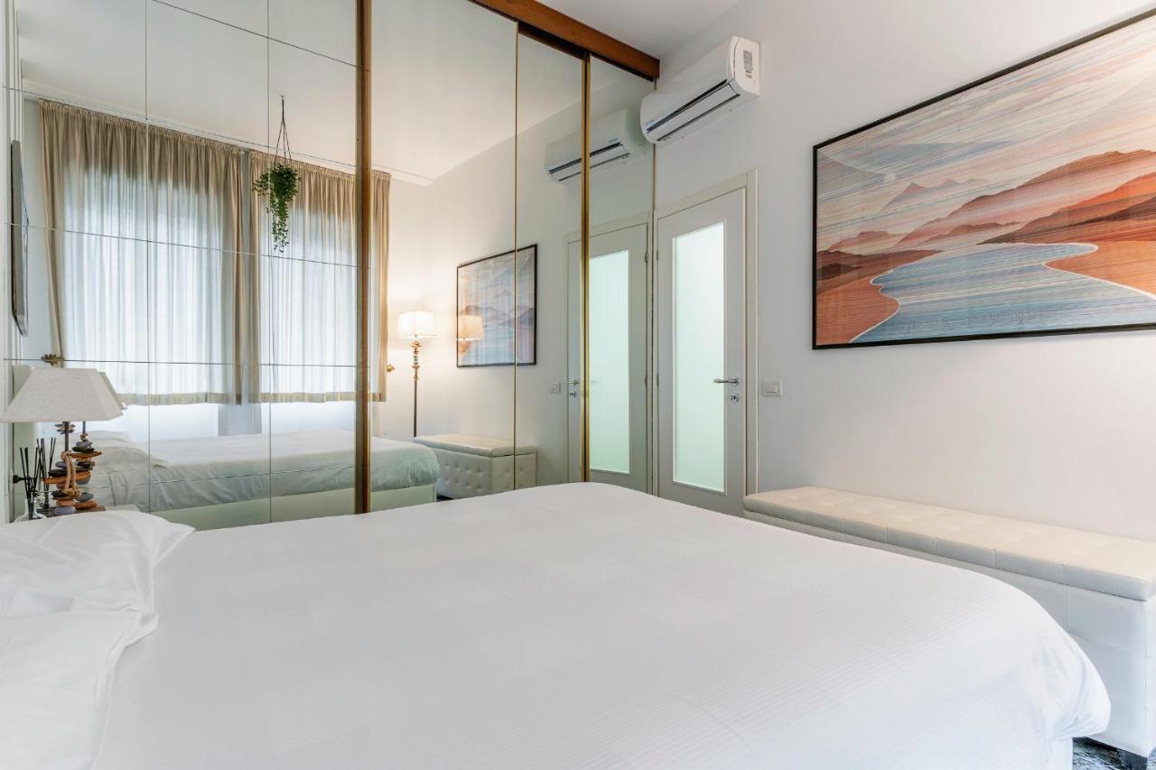 S. Ambrogio Square Apartment Milan Bagian luar foto