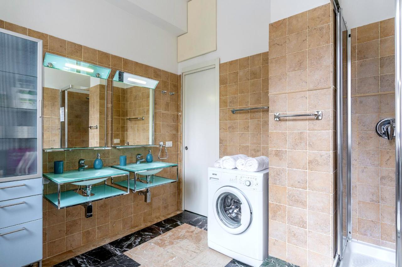 S. Ambrogio Square Apartment Milan Bagian luar foto