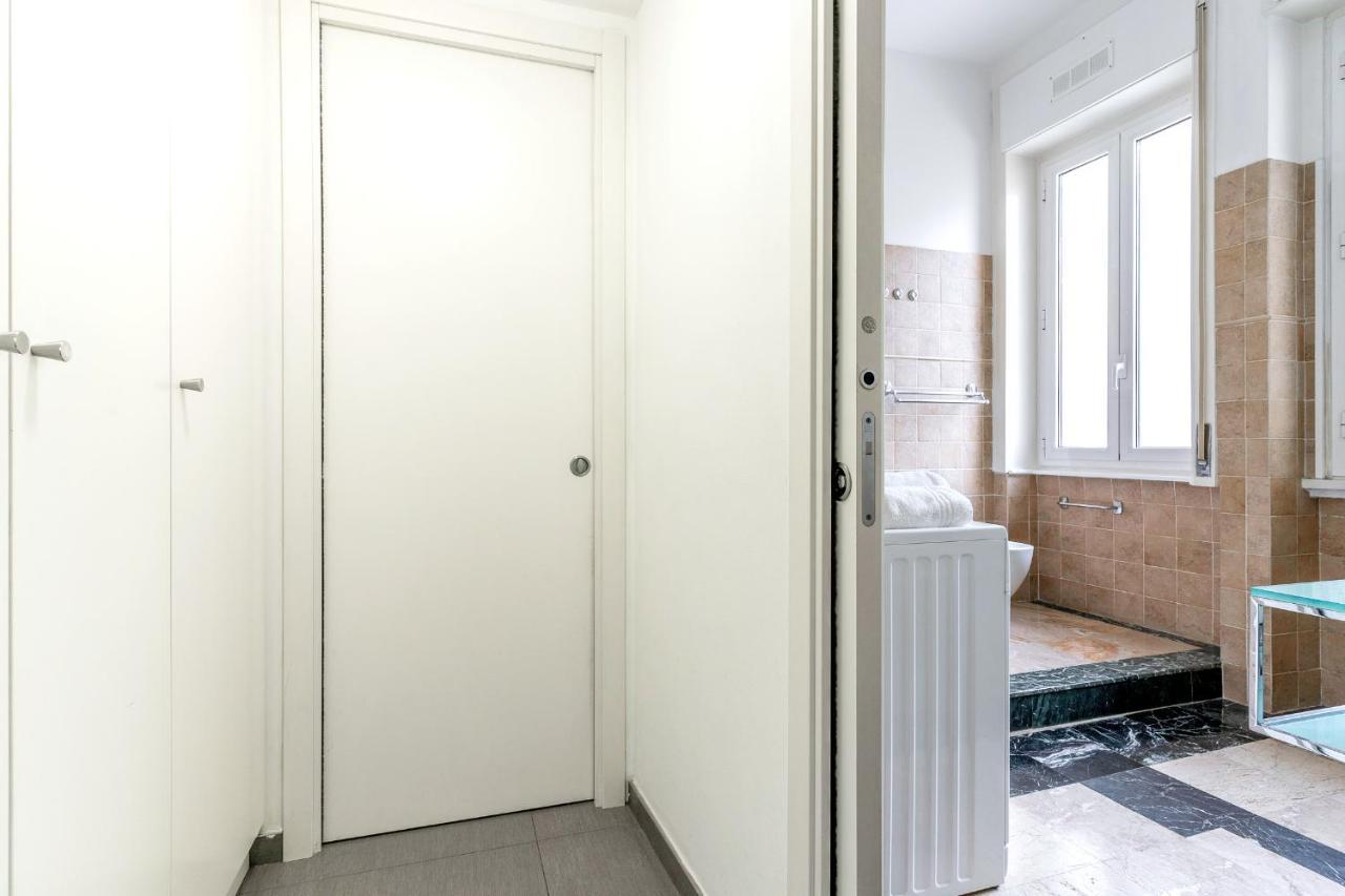 S. Ambrogio Square Apartment Milan Bagian luar foto