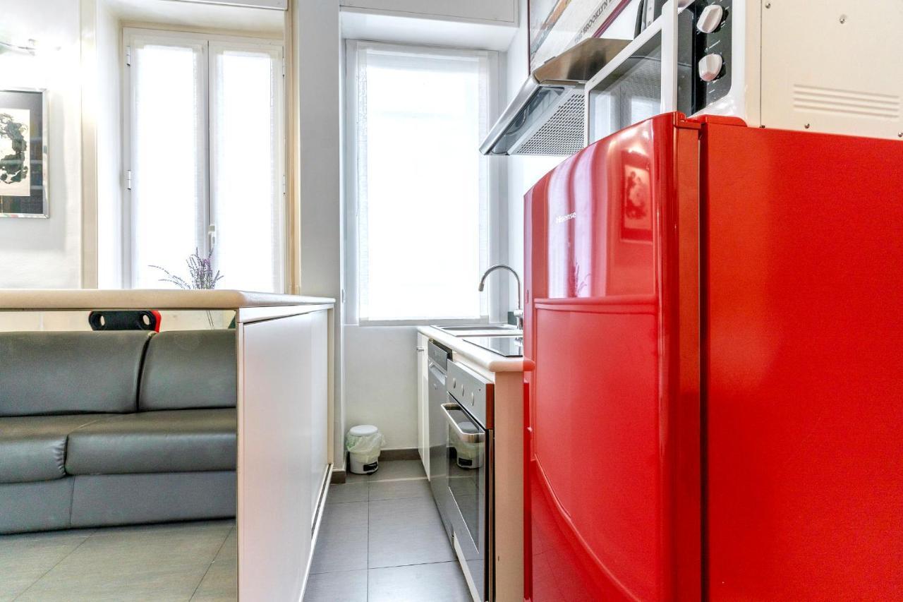 S. Ambrogio Square Apartment Milan Bagian luar foto