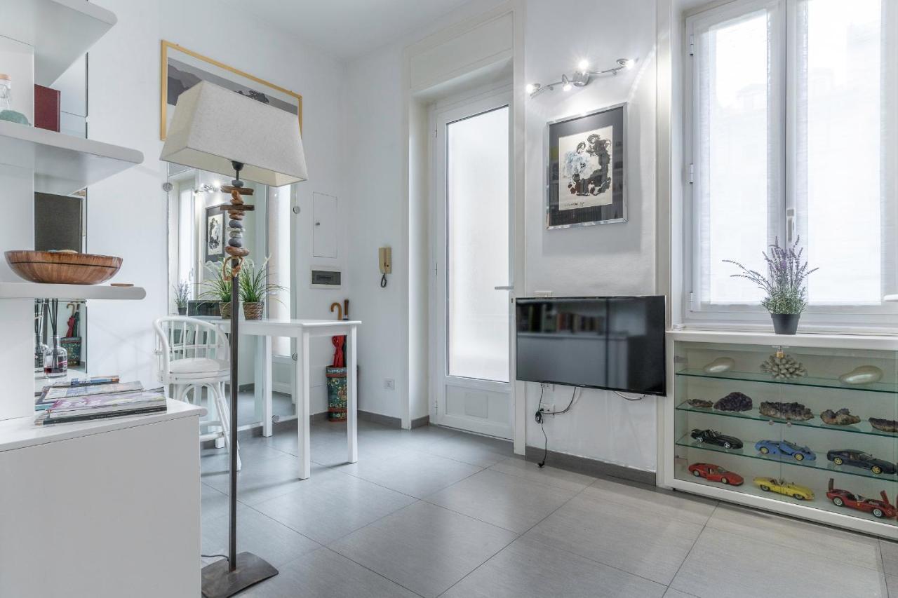 S. Ambrogio Square Apartment Milan Bagian luar foto